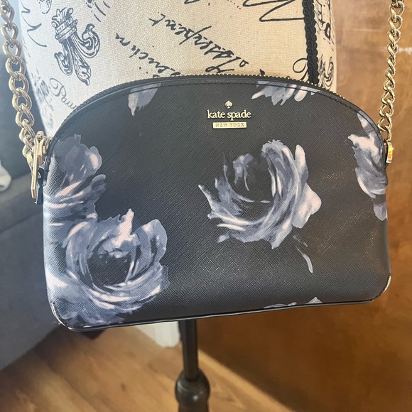 kate spade Handbags - NWOT Kate Spade NY Crossbody- Black with blue flowers